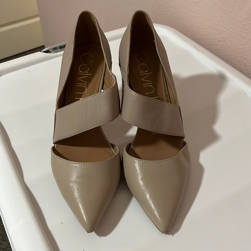 Taupe Calvin Klein heels 9.5